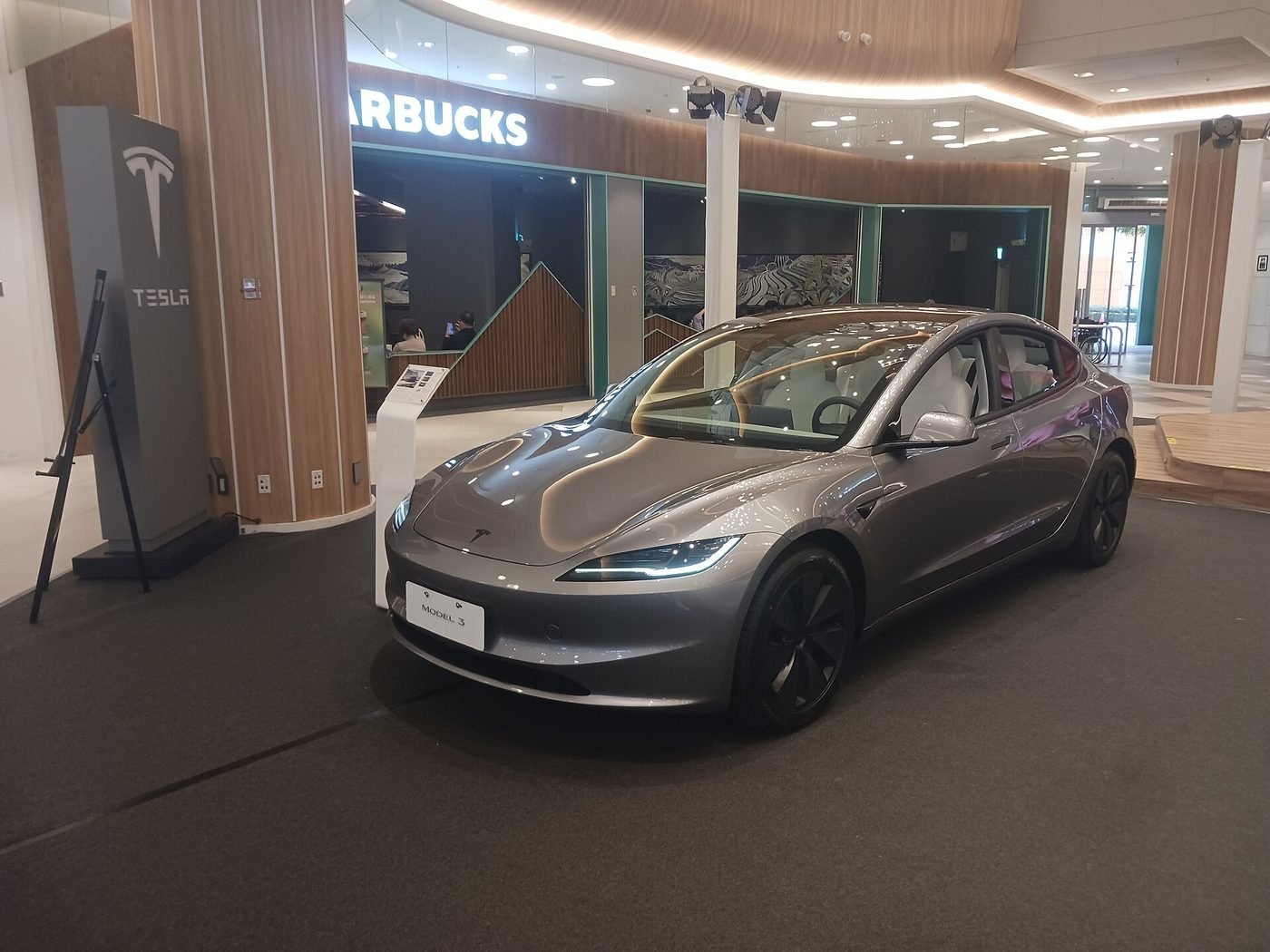 Tesla Model 3 — exemple de véhicule électrique